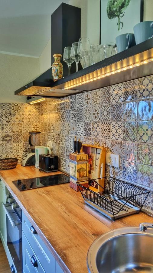 Apartment Mint&Rose Risan Bagian luar foto