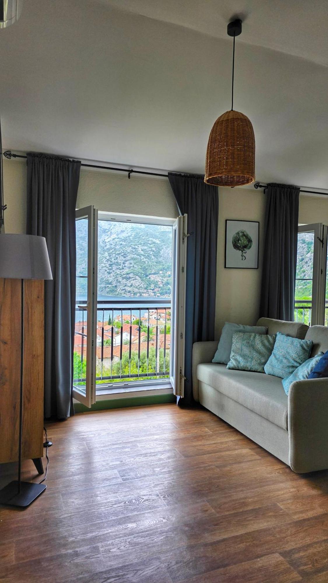 Apartment Mint&Rose Risan Bagian luar foto