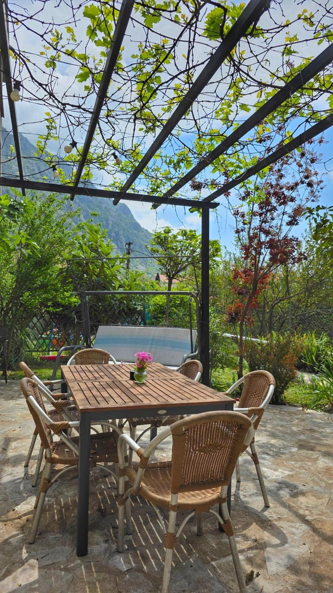 Apartment Mint&Rose Risan Bagian luar foto